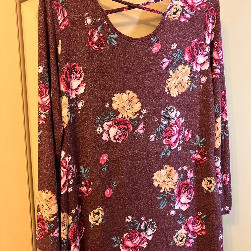 NWOT No Boundaries XXXL/3XG (21) Juniors Long Tunic Never Worn Burgundy Floral